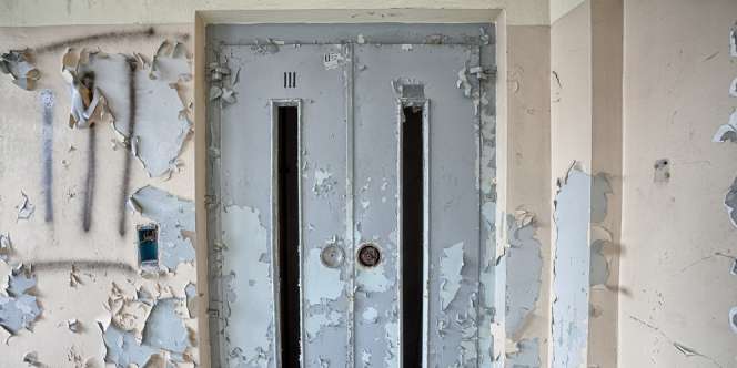 Lift Mangkrak 24 Tahun Dibongkar, Isinya Bikin Merinding