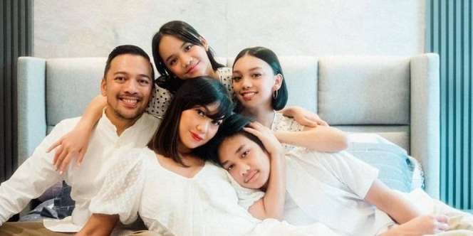 Cerita Nola Dimanjakan Putra Satu-satunya, Bikin Baper Para Mama