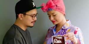 Istri Derby Romero Hamil Anak Pertama Setelah Penantian 4 Tahun