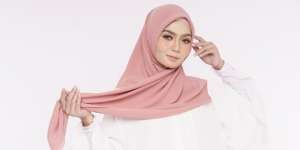 Cara Melipat Kerudung Tanpa Meninggalkan Bekas Lipatan