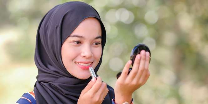 Bibir Kering dan Flaky Tiap Pakai Lip Matte? Ganti ke Cushion Matte Lip Cream