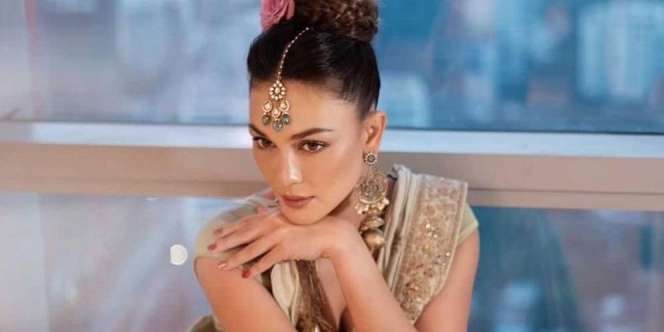 Luna Maya Kenakan Rok Hitam Polos, Harganya Sampai Puluhan Juta