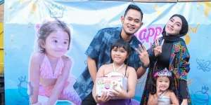 Crazy Rich Malang Borong Coklat Se-Truk Buat Isi Kolam Renang di Ultah Anak