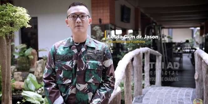 Kisah Mengharukan Dokter Lulusan Inggris Jadi Anggota TNI AD