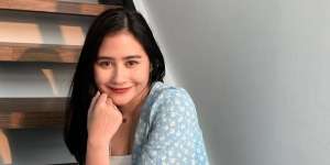 Prilly Latuconsina Pakai Anting Silver, Harganya Tak Terduga