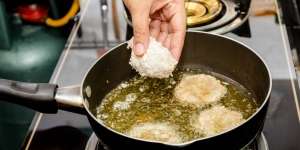 Cara Menggoreng Agar Menu Gorengan Garing Merata