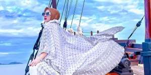 Syahrini Pakai Outer Sutra di Atas Kapal, Penasaran Harganya?