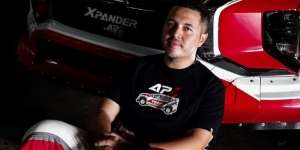 Pembalap Rifat Sungkar Ungkap Deretan Fakta Oli Mobil, Termasuk Kapan Harus Diganti?