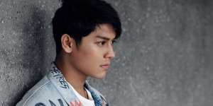 Gelang Rp2,5 Juta Rizky Billar Bikin Salfok, Lihat Bentuknya