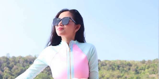 Kacamata Unik Rachel Vennya Saat Liburan, Harganya Bikin Warganet Ngilu