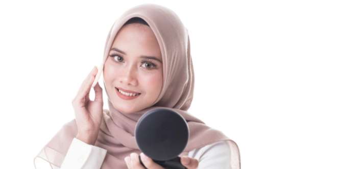 Bukan Merek, Kini Wanita Lebih Utamakan Kandungan dan Kehalalan Makeup