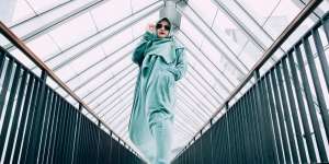 Casual But Elegant, Ini Cara Tampil Percaya Diri & Menawan Tanpa Banyak Usaha