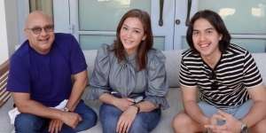 Foto Keluarga Terindah yang Pernah Dirasakan Irwan Mussry dan Anak Maia Estianty