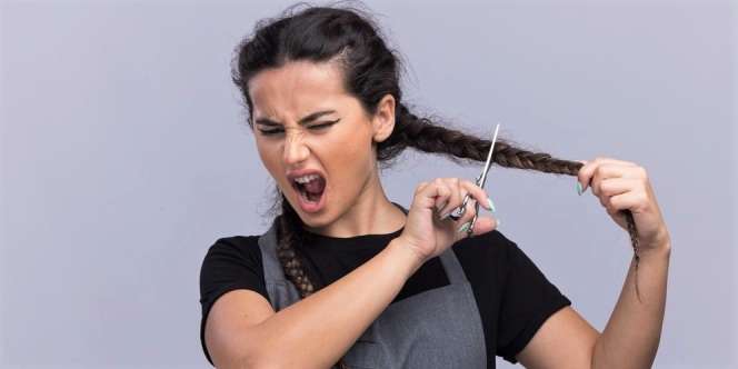 16 Arti Mimpi Potong Rambut yang Sering Disepelekan, Ternyata Pertanda Penting!
