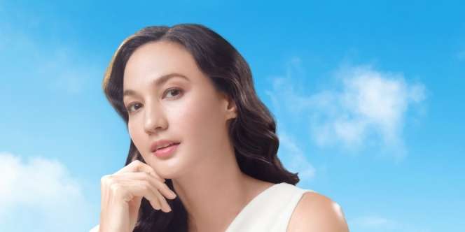 Sejak Kecil Biasa Beraktivitas Alam, Ini Rahasia Nadine Chandrawinata Rawat Kulit