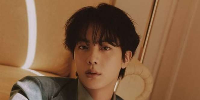 Mirip Seragam PNS, Harga Kemeja Kim Seokjin BTS Ternyata Belasan Juta
