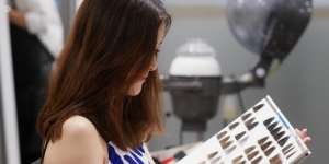 Cara Merawat Rambut Berwarna agar Tetap Sehat