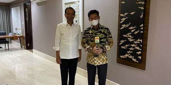Mentan Unggah Foto Saat Silaturahmi, Kaki Presiden Jokowi Jadi Sorotan