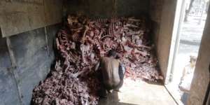 Warga Brasil Kelaparan Parah, Sampai Mengais Tulang Sapi untuk Dimakan