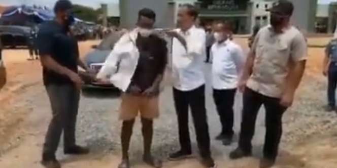 Ini yang Terjadi Setelah Pemuda Papua Diberi Jaket Jokowi