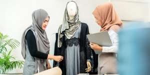 Bagaimana Budaya Muslim Pengaruhi Dunia Fashion Global?