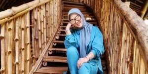 Syahrini Santuy di Bali, Harga Sandalnya Bikin Terperanjat