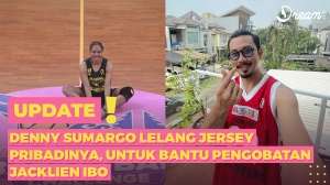 Denny Sumargo Lelang Jersey untuk Bantu Pengobatan Jacklien Ibo