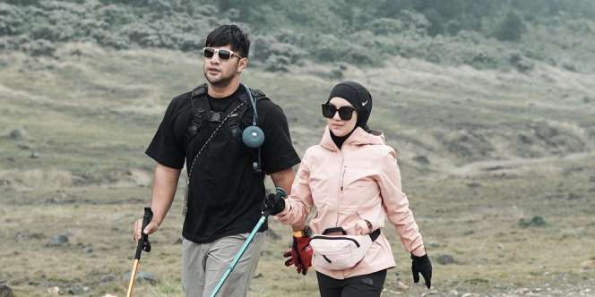 Pertama Kali Mendaki dan Keram, Pose Irish Bella Tidur di Tanah Jadi Omongan