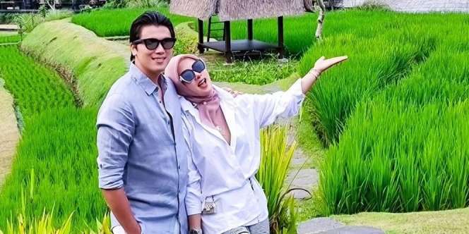 Syahrini Pakai Belt Mungil Puluhan Juta, Dikira Tempat Permen