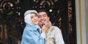 Dibelikan Moge Roda Tiga oleh Ustaz Solmed, Lihat Penampilan April Jasmine