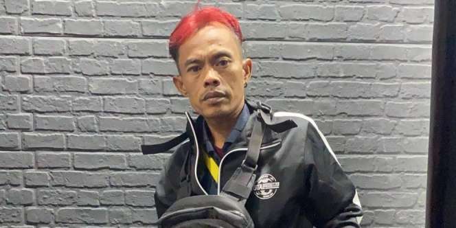 Gagal Artis, Ade Londok Balik Jadi Tukang Jahit Pinggir Jalan