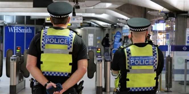 11 Arti Mimpi Ditangkap Polisi, Pertanda Musibah atau Kabar Baik?