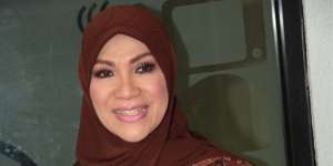 Dorce Gamalama Masuk ICU dan Tak Sadarkan Diri, Status WA-nya Bikin Cemas 