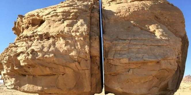 Komentar Ngasal Netizen Bahas Penyebab Batu Terbelah Sempurna di Saudi, Ulah Alien?