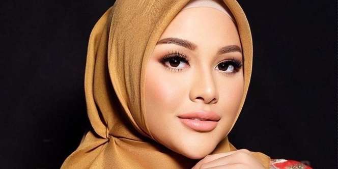 Dikira Murah, Ternyata Sandal Rumah Aurel 'Menginjak' Dompet