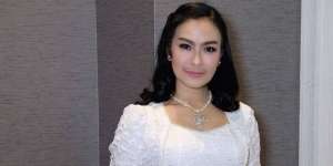 Harga Gelang Mungil Iis Dahlia Bisa untuk DP Rumah