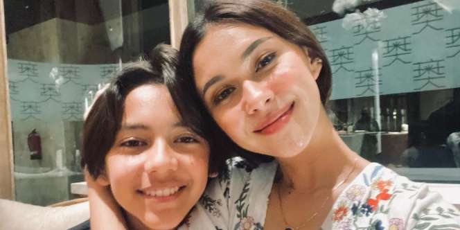 Diapit Dua Neneknya, Penampilan Putra Nana Mirdad Bikin Salfok