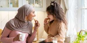 Tidak Harus Mewah, Cara Bonding Time Sederhana dengan Buah Hati
