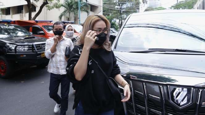 Bela Tindakan Orang Tua Sambangi Rumah KD, Ayu Ting Ting: `Itu Wajar`