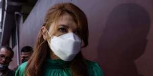 Tangis Tamara Bleszynski Pecah, Rugi Miliaran Rupiah
