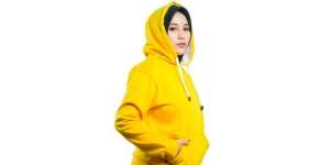 3 Tips Fashionable Pakai Hoodie Buat Hijaber