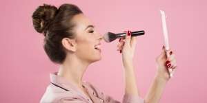 Bukan Makeup, Trik Ini Bisa Sulap Hidung jadi Mancung dalam Sekejap
