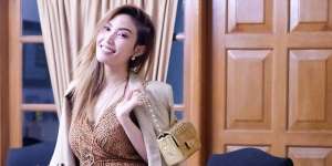 Keren, Ayu Dewi Pakai Outfit Sporty ala Pemain 'Squid Game' 