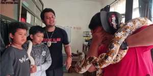 Tak Cuma King Kobra Garaga, Panji Petualang Punya Ular Piton yang Ukurannya Bikin Bergidik! Saat Dililit...