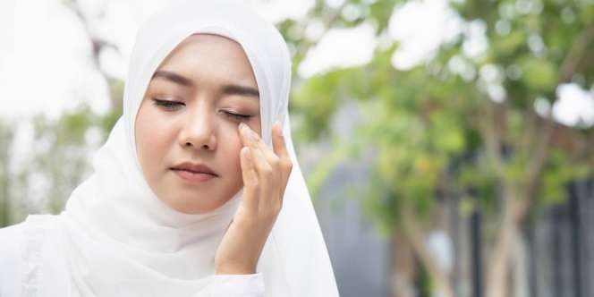 Segera Konsultasi Dokter Saat Mata Kerap Terasa Kering 