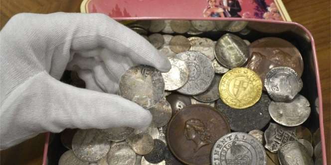 Temukan Koin Tua di Kaleng Permen, Tak Disangka Berharga Rp4 Miliar