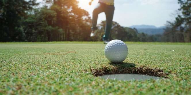 Penyuka Golf Jepang Miliki Asuransi Unik `Penghilang Apes` Hole in One