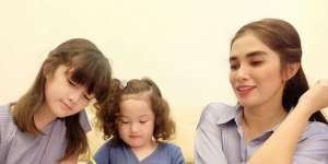 Elea, Putri Ussy Sulistyawati yang Kecantikannya Buat Netizen Terhipnotis
