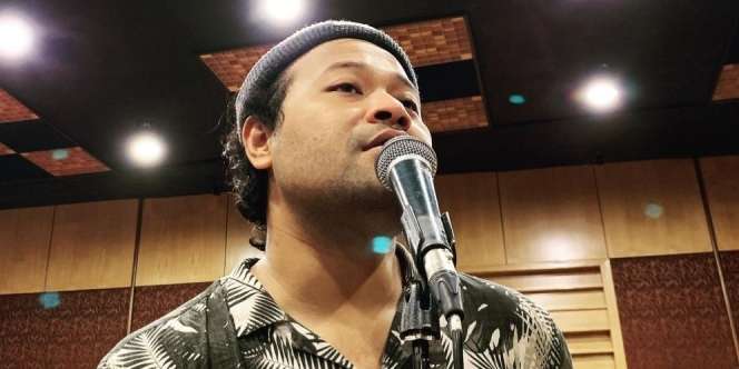 NGOBRAS: Ada Apa dengan Elmo Rogam dan Hubungan LDR