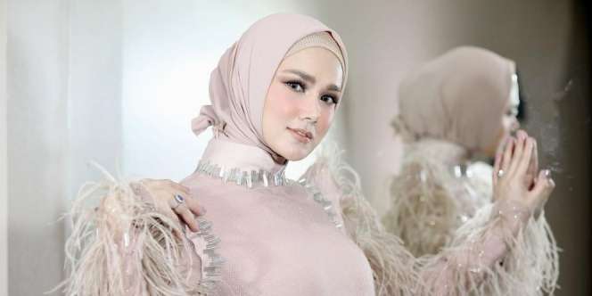 Potret Jadul Mulan Jameela Saat Masih Kecil, Wajahnya Mirip Putra Bungsu